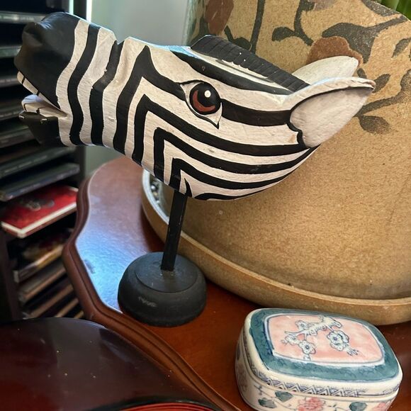 Rare Unique, vintage 90s hand-carved zebra head sculpture made Indonesia 8"x8.5" - Picture 2 of 13